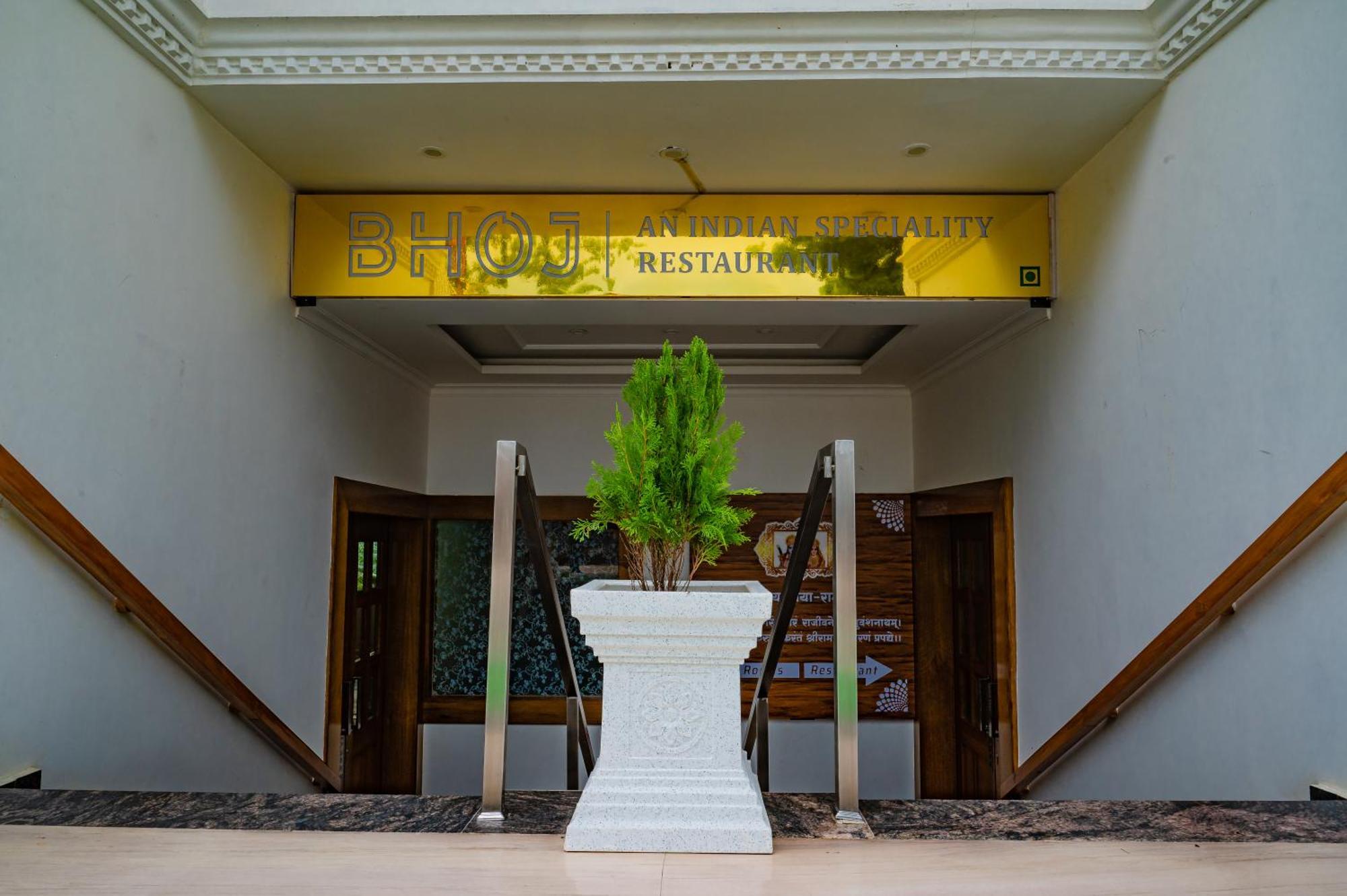 Amritara Ramila Kutir Hotel Ayodhya Eksteriør billede